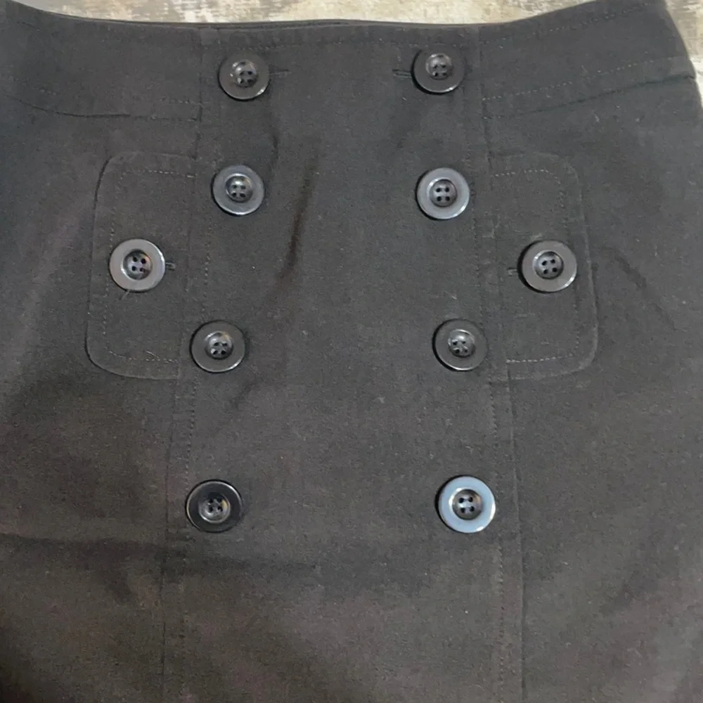 Ann Taylor Petites SZ 0P Black Mini Skirt Cute Front Button Detail and Side Zip - Picture 8 of 14